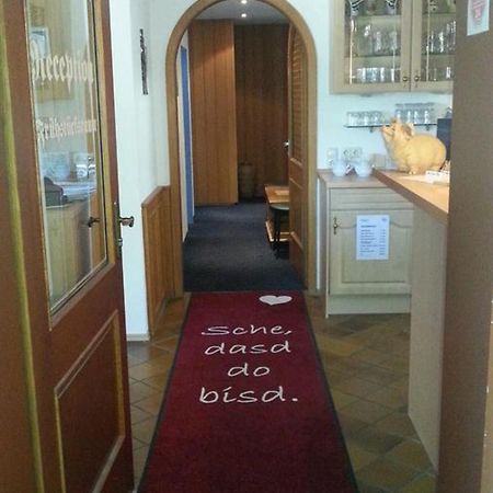 ホテルBrucker Gastehaus フュルステンフェルトブルック エクステリア 写真