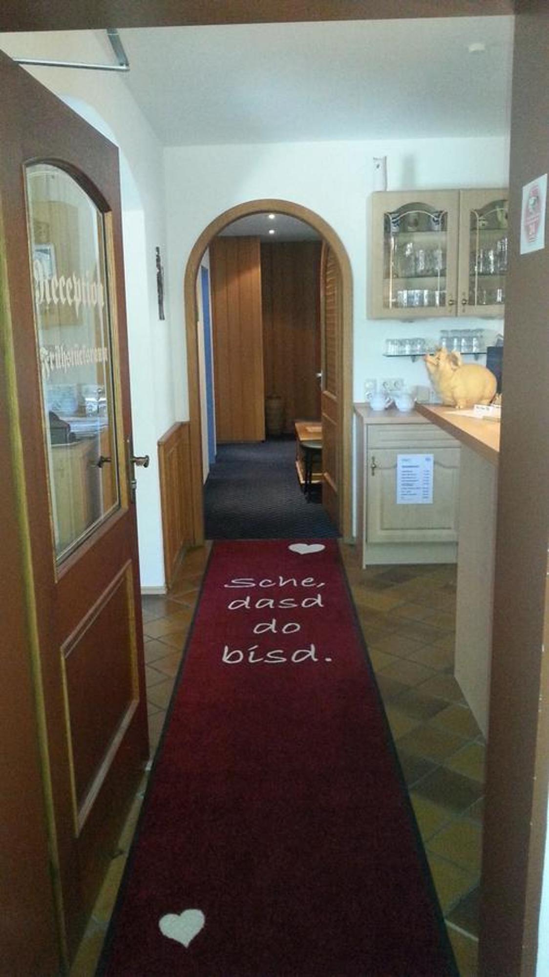 ホテルBrucker Gastehaus フュルステンフェルトブルック エクステリア 写真