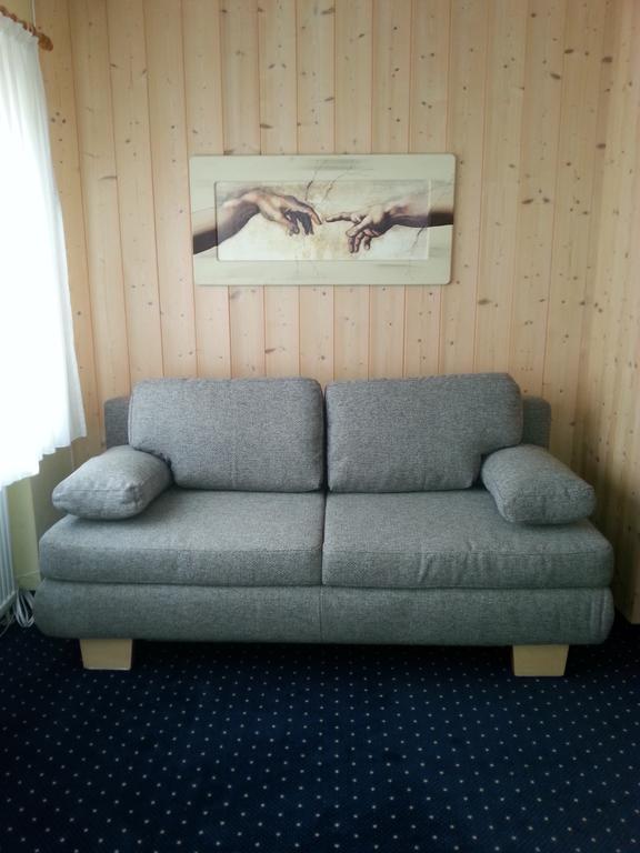 ホテルBrucker Gastehaus フュルステンフェルトブルック 部屋 写真