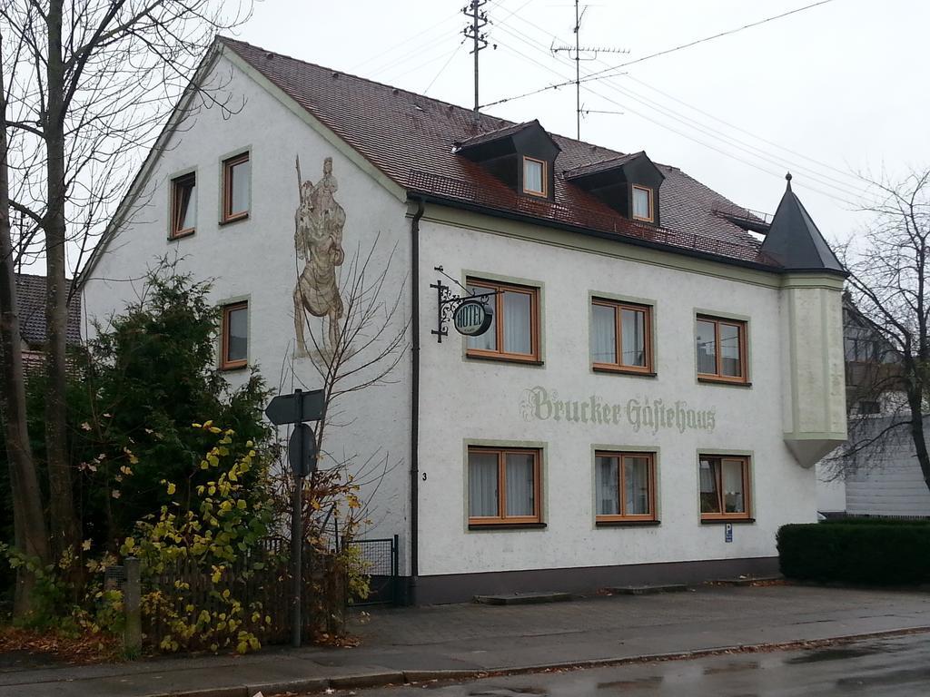 ホテルBrucker Gastehaus フュルステンフェルトブルック エクステリア 写真